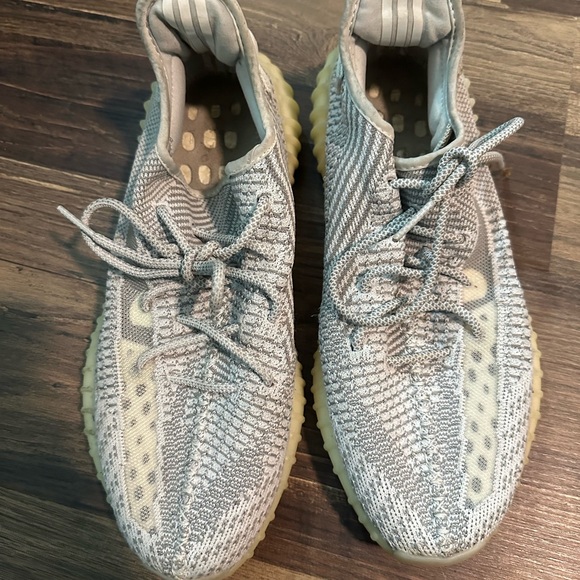 Yeezy Yeshaya - Picture 6 of 11